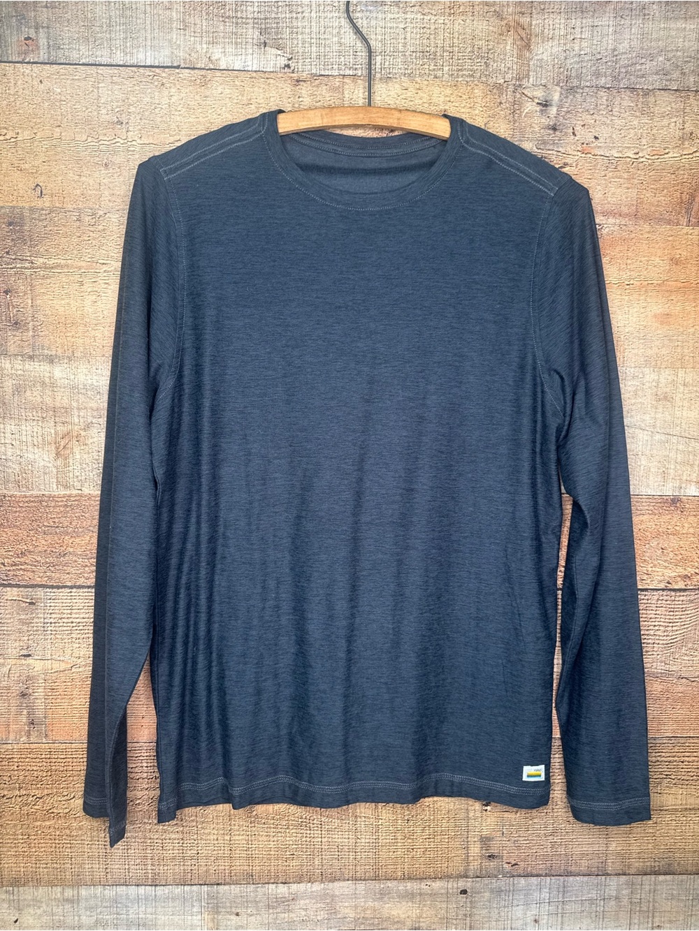 Vuori Strato Tech Tee Shirt Long Sleeve Performance Stretch Small Mens Blue Gray